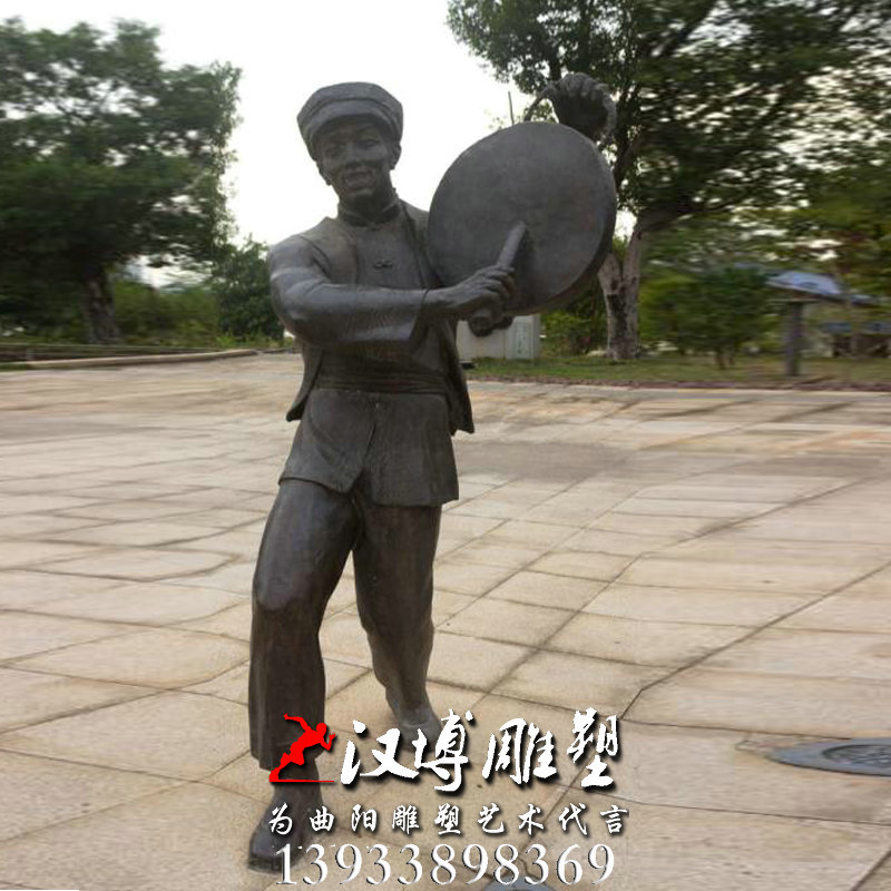 壮族敲锣鼓少年雕塑,人物雕像,玻璃钢铜雕