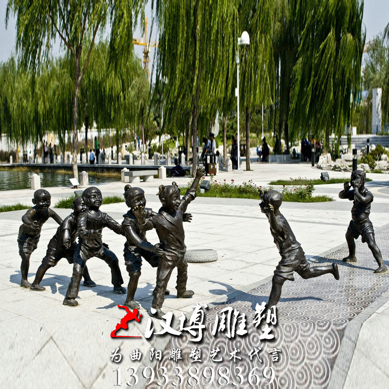 老鹰捉小鸡雕塑,人物雕像,童趣主题铜雕