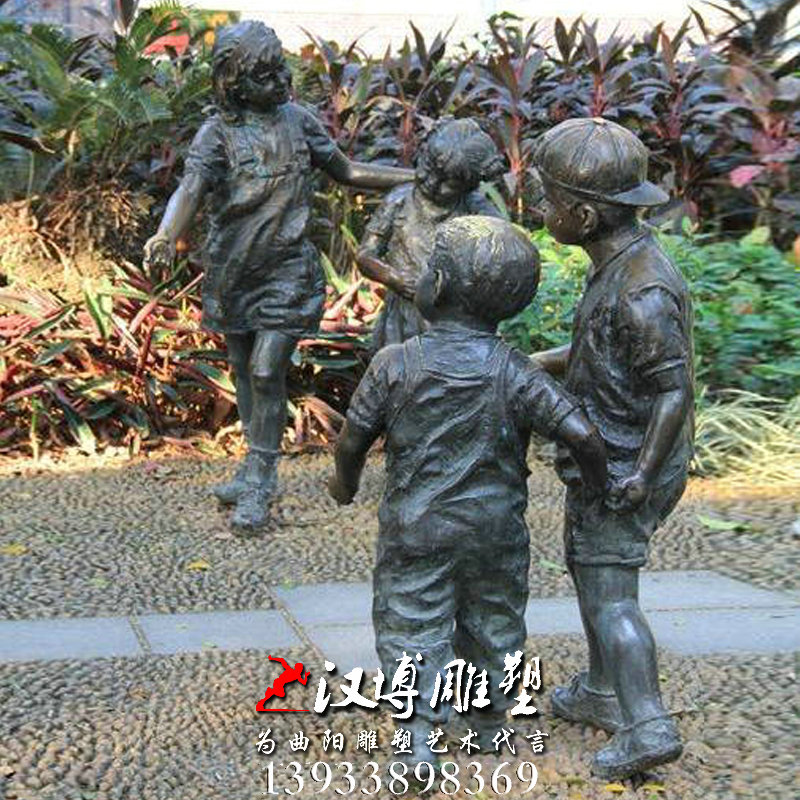 玻璃钢铜雕,小孩撒尿人物雕像,园林景观雕塑