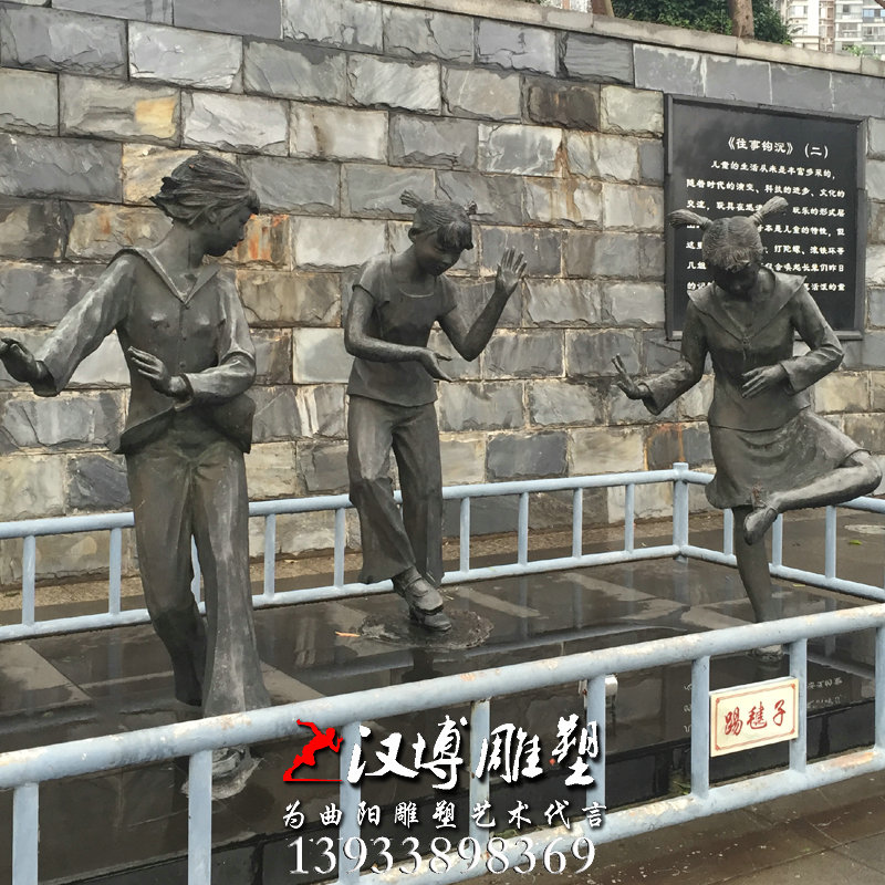 踢毽子人物雕像,玻璃钢铜雕,户外园林雕塑