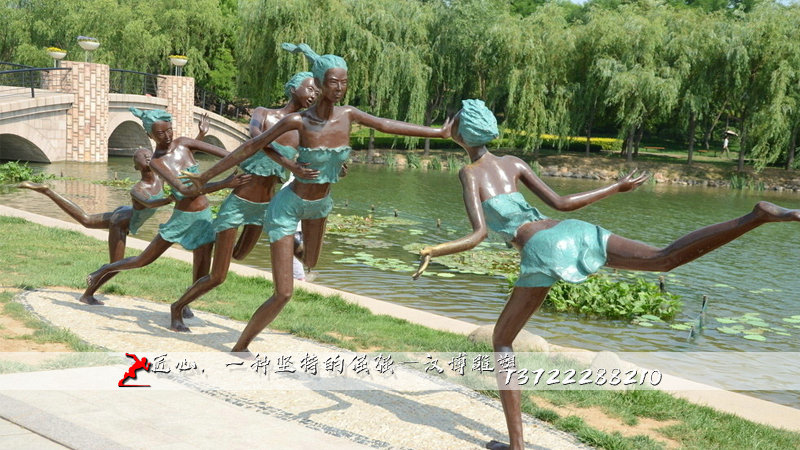 老鹰捉小鸡雕塑,铸铜人物雕像,铸铜雕塑加工