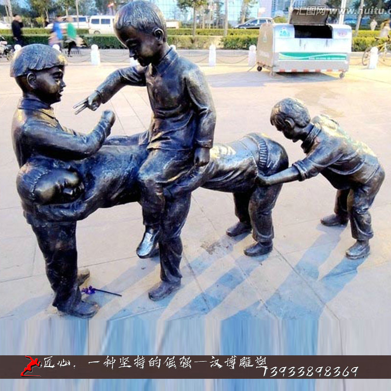 铸铜人物雕塑,猜拳雕像,铸铜雕塑厂家