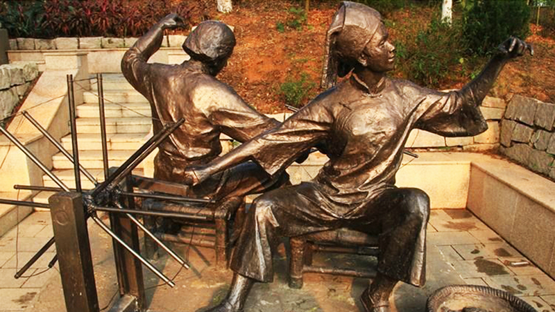 纺车雕塑,织布雕像,步行街摆件